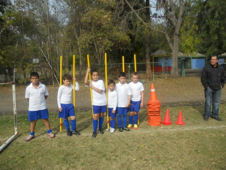 "Barras de Dribling" incorporan Padres y Apoderados de la Escuela